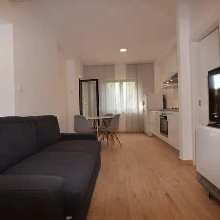 Alojamento de Acomodação e Pequeno-almoço Pavic Valbandon 4*