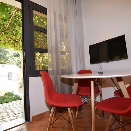 krevet i doručak Pavic Valbandon 4*