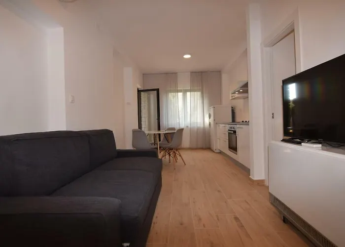 Bed & Breakfast Pavic Valbandon 4*