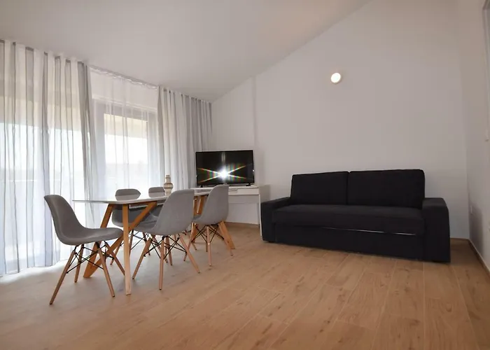 Bed & Breakfast Pavic Valbandon 4*