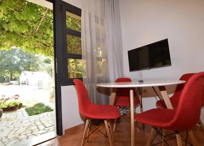 Bed & Breakfast Pavic Valbandon 4*