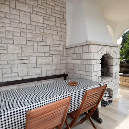 Bed & Breakfast Pavic Valbandon 4*