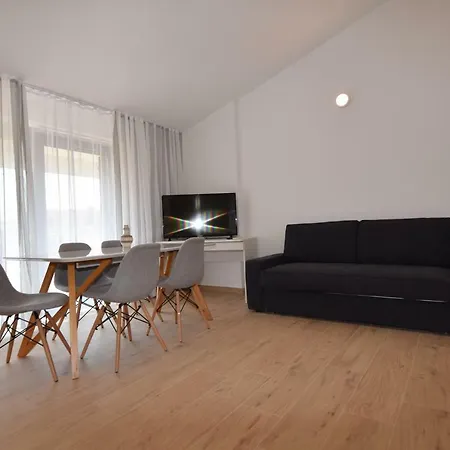 Bed & Breakfast Pavic Valbandon 4*