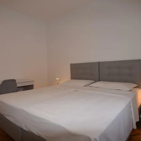 Bed & Breakfast Pavic Valbandon 4*