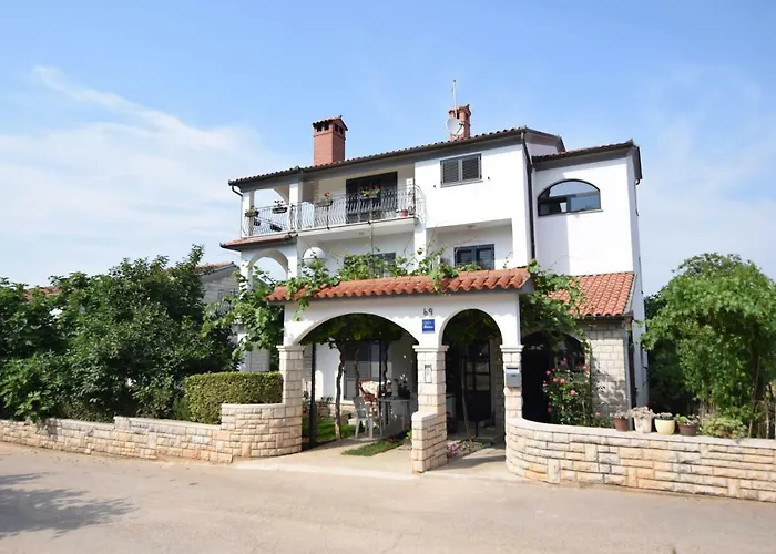 Pavic Valbandon 파자나